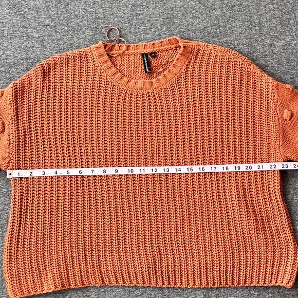 Moon & Madison Chunky Knit Pom Pom Cropped Sweater Sz M Slouchy Oversized - Picture 11 of 12